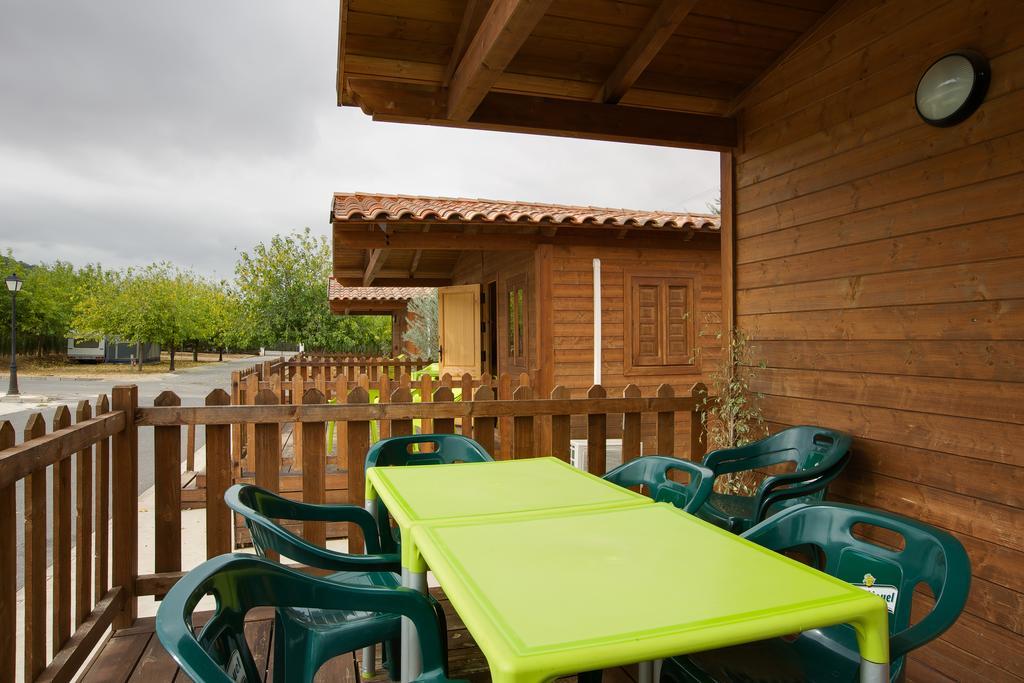 Camping La Sierrecilla Humilladero Exterior foto